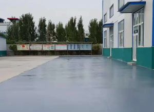 厦门彩色路面喷涂翻新的材料对冬季